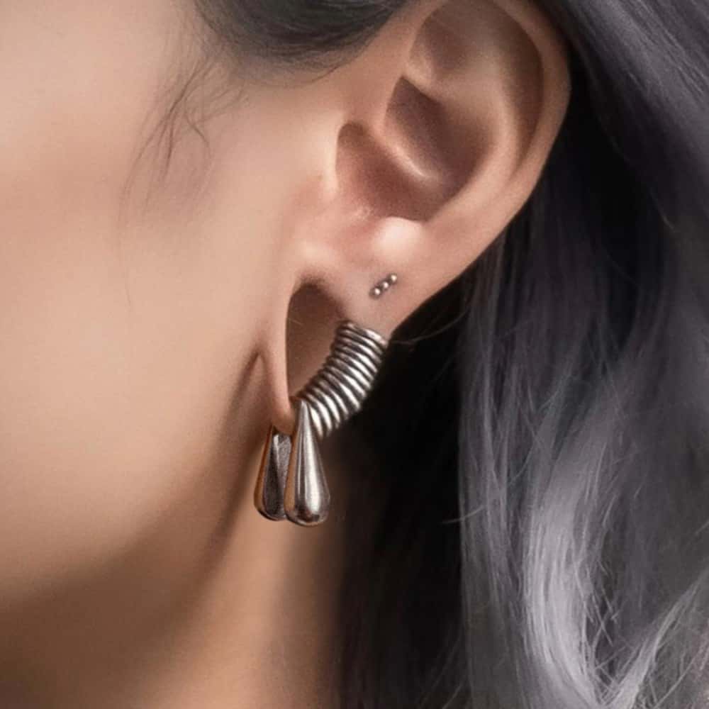 00g Water Droplet Ear Hangers - Image 2