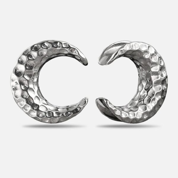 Moon Saddle Plugs