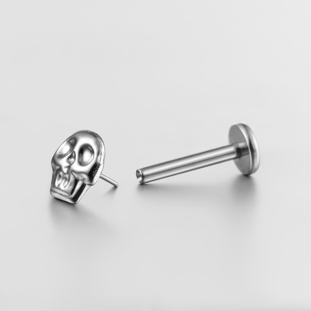 Skull Threadless Labret Stud - Image 5